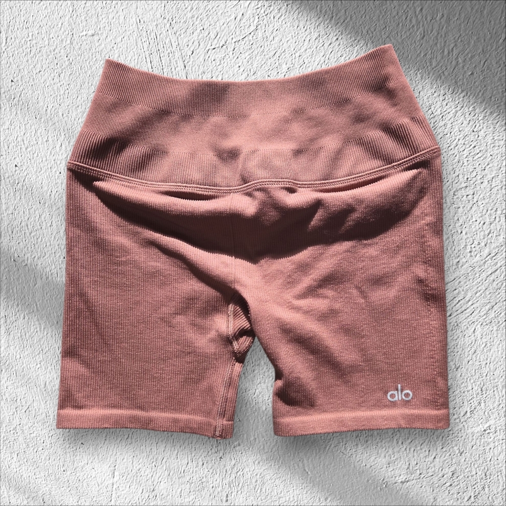 ALO Yoga 5" Women's Warm Brown Bike Shorts Seamless Small S Mindful Movement Gym